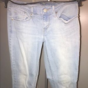 Women Levi’s Jeans